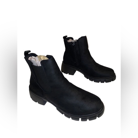 Very G Zoe Chunky Platform Heeled Ankle Booties Women 11M‎ Slip-On Outdoor NEW - Picture 1 of 10